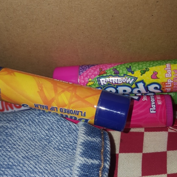 Trading - Picture 2 of 5